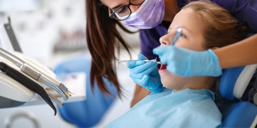 Çocuk Diş Kliniği - Çocuk Diş Doktoru ve Hekimliği 1 Çocuk Diş Tedavisi